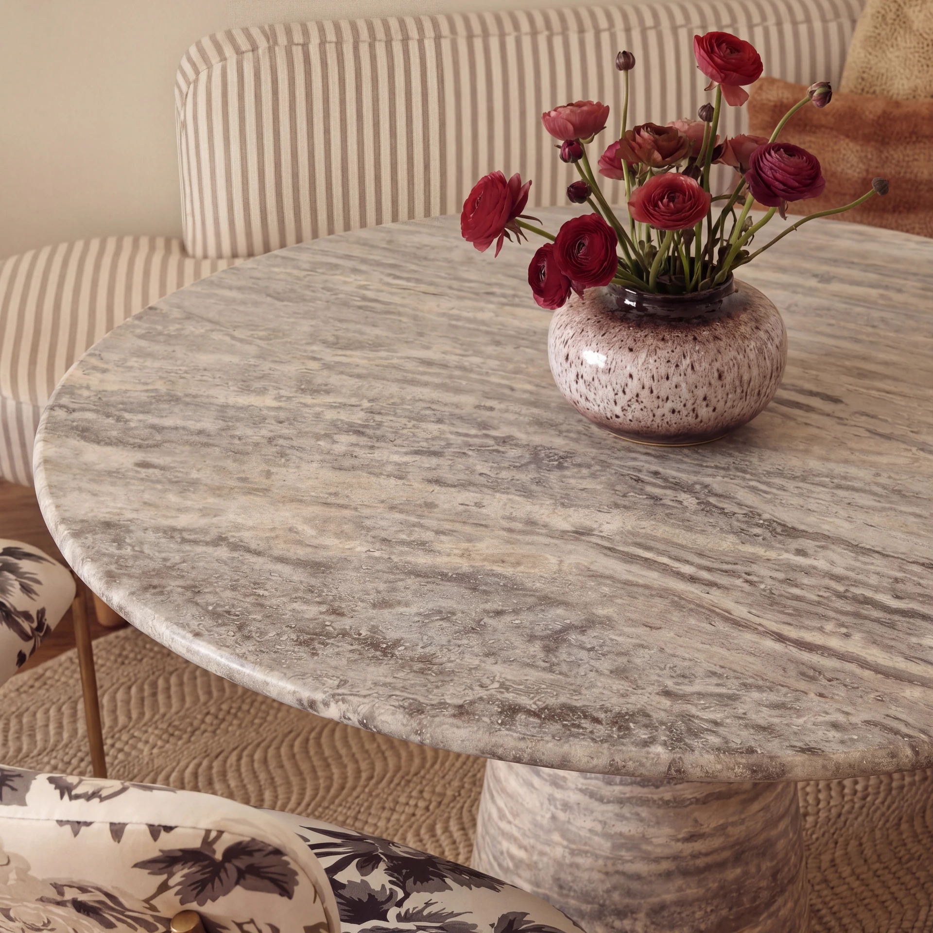 Tapered Round Pedestal Dining Table thumbnail 2