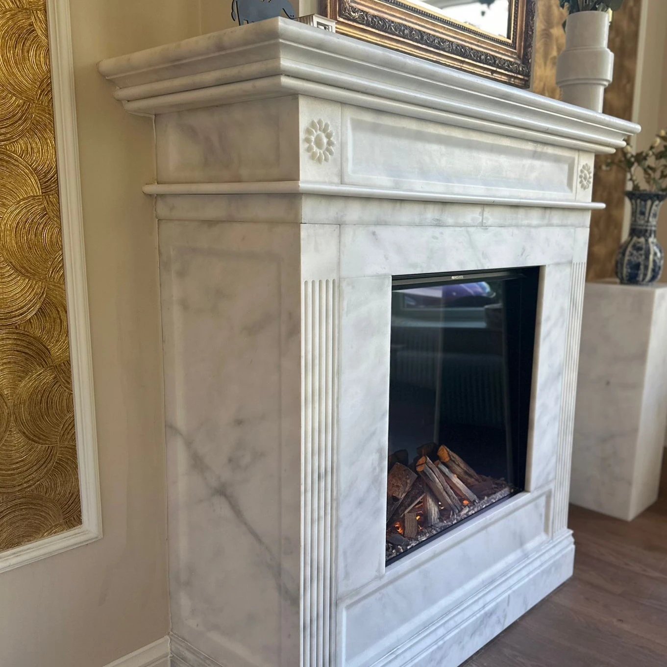 Carved Fluted White Fireplace Surround thumbnail 2