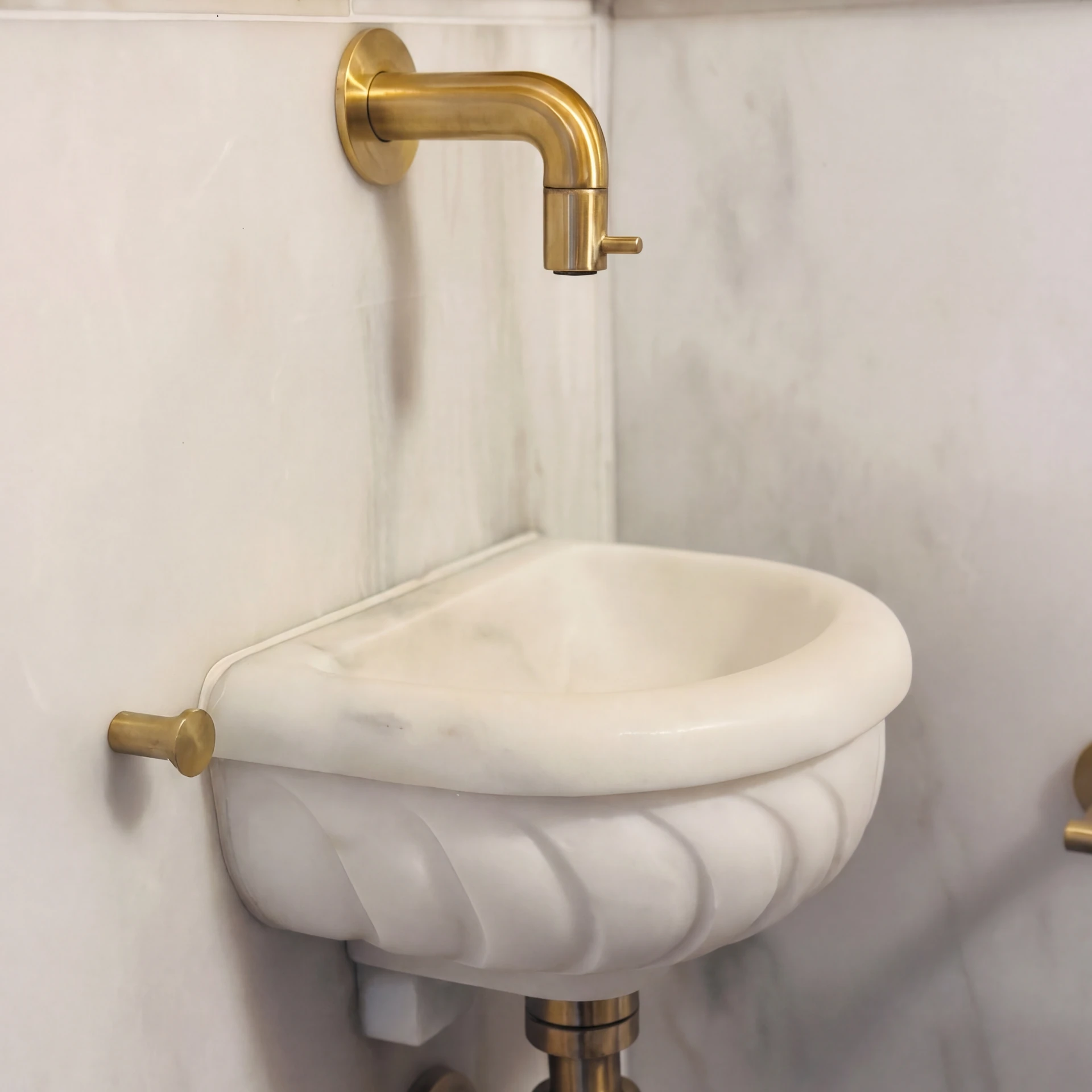 Carved White Fluted Wall Mounted Sink thumbnail 2