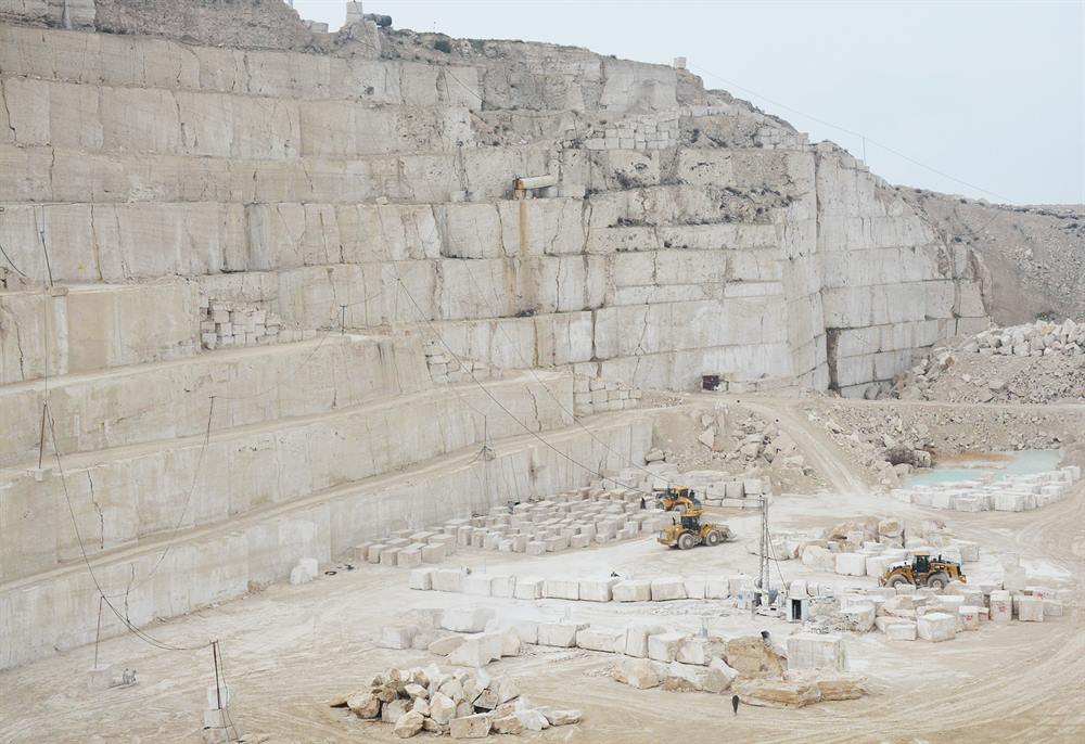 White Travertine Quarry thumbnail 4