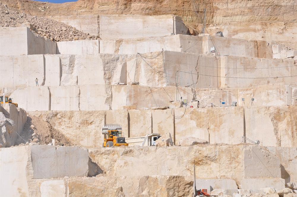 White Travertine Quarry thumbnail 6