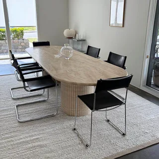Mesa de Comedor de Diseño Exclusivo en Travertino Clásico Vein Cut