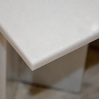 Softened Eased White Edge Detail