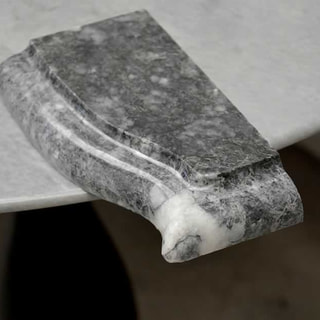 Détail de Bord Doucine à Ressauts Gris Foncé